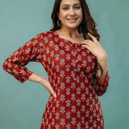 FERANOID Women Floral Printed Round Neck Pure Cotton Kurti-picture-31