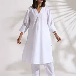 trueBrowns Women Regular Puffed Sleeves Straight Kurta with Trouser-41