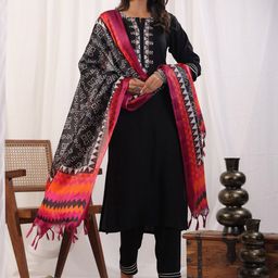 HouseOfCommon Women Floral Embroidered Regular Thread Work Kurta with Trousers & Dupatta-picture-30