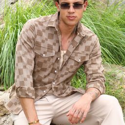 Campus Sutra Men Comfort Opaque Checked Casual Shirt-picture-4