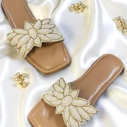 Looper Women Embellished Ethnic Open Toe Flats-51