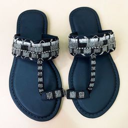 IMPERFECTO Women Embellished One Toe Kolahpuris Flats-image-99