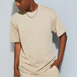 max Men Pockets T-shirt-image-25