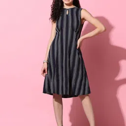 Moda Rapido Women Printed Keyhole Neck Sleeveless Corset Dress-image-18