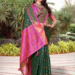 AKSH FASHION Green Silk Blend Sarees-picture-37