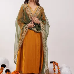Yufta Women Ethnic Motifs Yoke Design Regular Thread Work Kurta with Trousers & With Dupatta-image-64