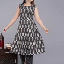 Indiwest Women Floral Printed Cotton Kurta with Trousers-image-47