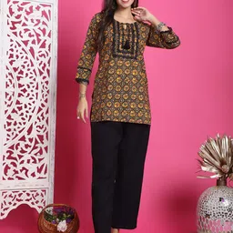 Roly Poly Printed Ethnic Tunic-image-37