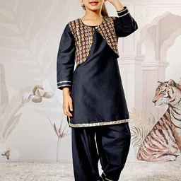 VASTRAMAY Girls Floral Printed Regular Kurta with Patiala & Jacket-image-97