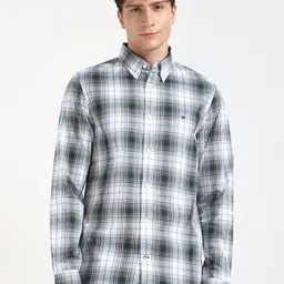 Tommy Hilfiger Men Slim Fit Button-Down Collar Tartan Checked Cotton Casual Shirt-image-99
