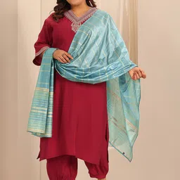 EXTRA LOVE BY LIBAS Women Floral Embroidered Kurta with Salwar & Dupatta-picture-12