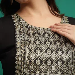 V.S.Creation Ethnic Motifs Printed Sequinned Work A-line Kurta With Trouser And Dupatta image 4