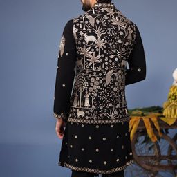 KALPRAAG Men Floral Embroidered Regular Sequinned Kurta with Trousers & With Dupatta image 2