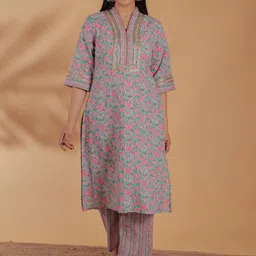 Aramya Soft Cotton Floral Straight Kurta-picture-37