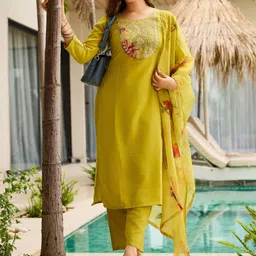 URMIR FASHION Women Floral Embroidered Regular Thread Work Kurta with Trousers & With Dupatta-picture-25