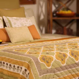 Peepul Tree Green & White Floral Printed Cotton 300 GSM Double Bed Quilt-image-94