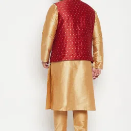 VASTRAMAY Men Gold-Coloured Regular Kurta with Pyjamas & Nehru Jacket image 4