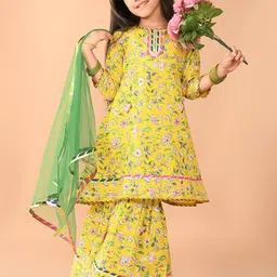 LilPicks Girls Floral Printed Gotta Patti Kurta with Sharara & With Dupatta-image-9