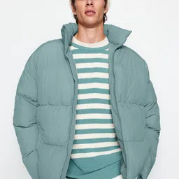 Trendyol Mock Collar Quilted Jacket-picture-12