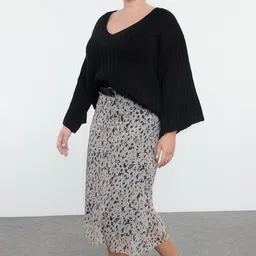 Trendyol Plus Size Printed A-line Midi Skirts image 4