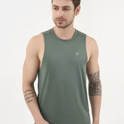 DCYPHR Men Solid Round Neck T-shirt-image-22