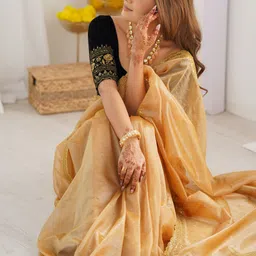 DIVASTRI Sequinned Border Net Saree With Blouse Piece image 3