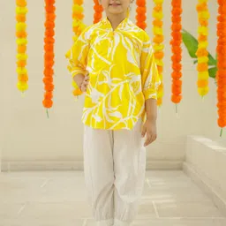 Hoshi by A&T Girls Floral Printed Regular Pure Cotton Straight Kurti with Trousers-image-83
