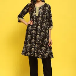 Shree Women Floral Printed Regular Pure Cotton Kurta with Trousers-picture-1