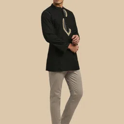 Arch element Men Flared Sleeves Thread Work Kurta image 4