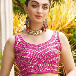HERE&NOW Embroidered Mirror Work V-Neck Saree Blouse-picture-26