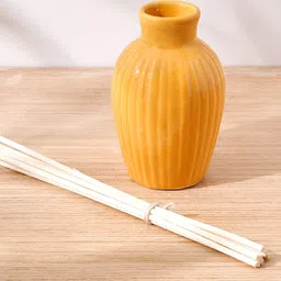 Home Centre Alisa Yellow & White Textured Ceramic Citrus Reed Diffuser Set image 3