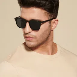 Vincent Chase Unisex Grey Lens & Black Sunglasses with Polarised and UV Protected Lens image 5