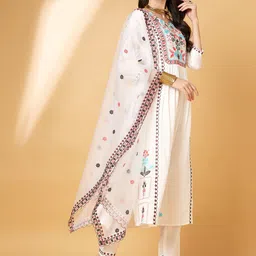 all about you Floral Embroidered A-Line Pleated Sequinned Kurta With Trousers & Dupatta image 5