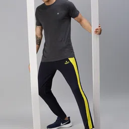 ONN Men Black Solid Cotton T-shirt-image-19