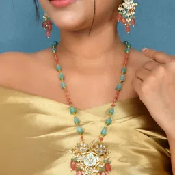 DASTOOR Gold-Plated Artificial Stones and Beads Jewellery Set image 5