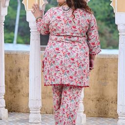 PrettyPlus by Desinoor.com Printed Regular Kurta with Palazzos image 5