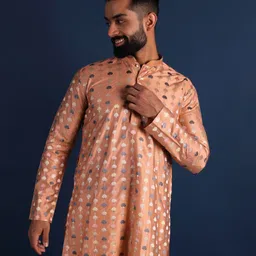 Lightpole Men Geometric Thread Work Handloom Kurta image 4