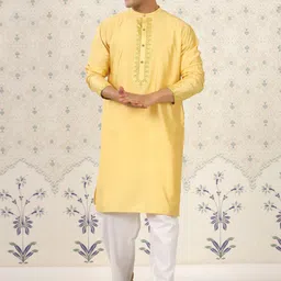 Ode by House of Pataudi Men Floral Yoke Design Thread Work Kurta-image-34