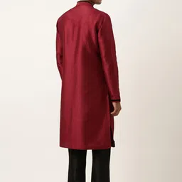 TheEthnic.Co Men Embellished Layered Regular Kurta with Pyjamas image 5