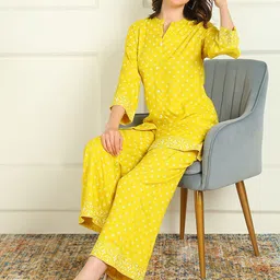 mokshi Ethnic Motifs Printed Regular Kurta with Palazzos image 5