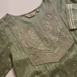 Anouk Bandhani Embroidered Pleated Thread Work Kurta with Trousers & Dupatta image 5