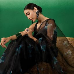 Sangria Women Floral Digital Printed Saree With Blouse Piece-image-24