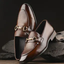 Egoss Men Textured Leather Horsebit Formal Loafers-image-11