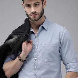 The Roadster Lifestyle Co Men Light Blue Solid Regular Fit Chambray Casual Shirt-image-26