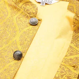 SOJANYA PLUS Men Plus Size Maroon Ethnic Motifs Kurta with Pyjamas & Nehru Jacket image 5