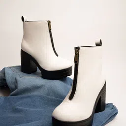Shoetopia Girls White Solid Block Heeled Boots-37