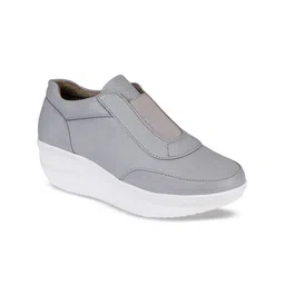 VALIOSAA Women Grey Sneakers-image-100