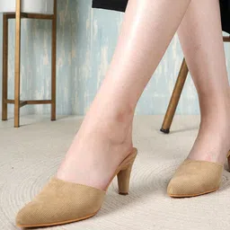The Roadster Lifestyle Co Women Kitten Heels-14