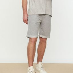 Trendyol Men Grey Solid Shorts-image-41