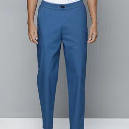 Levis Men Mid-Rise Regular Fit Trousers With Drawcords-image-18